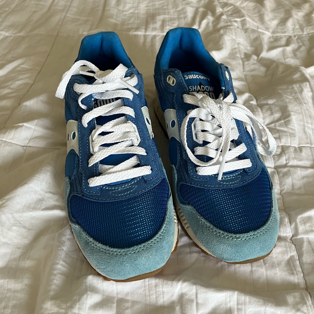 Sauciny 500 Shadow. Blue and white. Size 9. Gum.